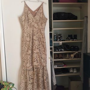 Scalloped lace nude prom dress